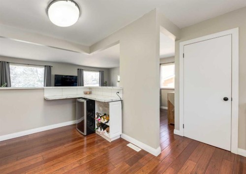 10012 Oakfield Drive Sw, Calgary, AB - Indoor Photo Showing Other Room