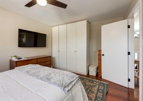 10012 Oakfield Drive Sw, Calgary, AB - Indoor Photo Showing Bedroom