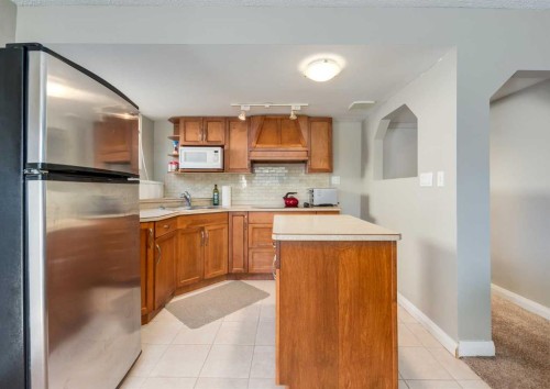 10012 Oakfield Drive Sw, Calgary, AB - Indoor Photo Showing Kitchen