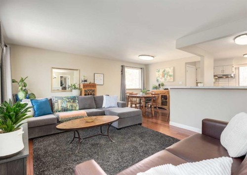 10012 Oakfield Drive Sw, Calgary, AB - Indoor Photo Showing Living Room
