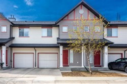 36 Everridge Gardens SW Calgary, AB T2Y 0H1