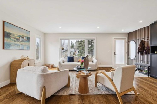 28 Calandar Road Nw, Calgary, AB - Indoor Photo Showing Living Room