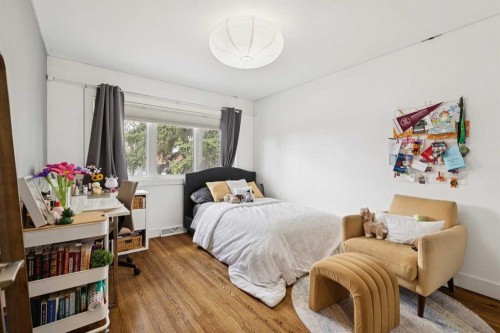 28 Calandar Road Nw, Calgary, AB - Indoor Photo Showing Bedroom