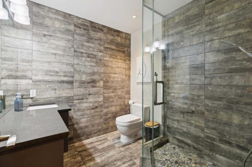 28 Calandar Road Nw, Calgary, AB - Indoor Photo Showing Bathroom