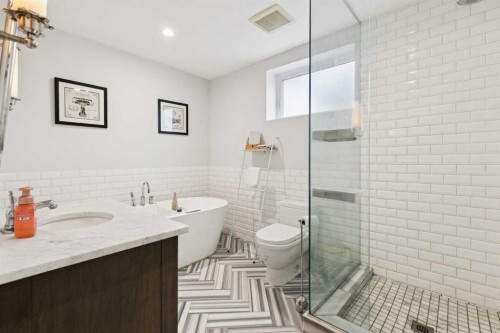 28 Calandar Road Nw, Calgary, AB - Indoor Photo Showing Bathroom