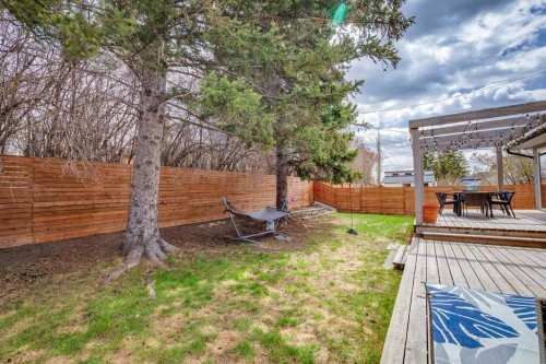 28 Calandar Road Nw, Calgary, AB - Outdoor