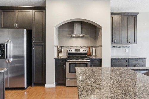 40 Masters Common Se, Calgary, AB - Indoor Photo Showing Kitchen With Stainless Steel Kitchen With Upgraded Kitchen