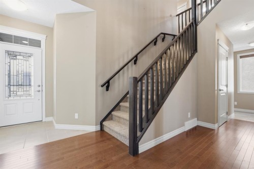 40 Masters Common Se, Calgary, AB - Indoor Photo Showing Other Room