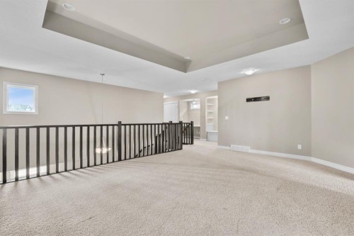 40 Masters Common Se, Calgary, AB - Indoor Photo Showing Other Room