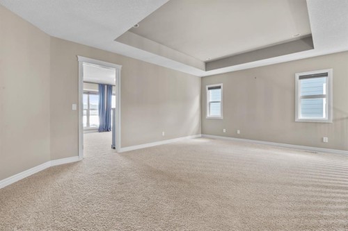 40 Masters Common Se, Calgary, AB - Indoor Photo Showing Other Room