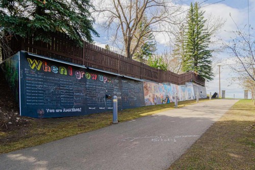 1239 Beverley Boulevard Sw, Calgary, AB - Outdoor