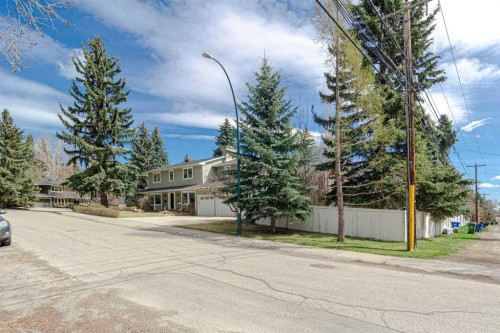 1239 Beverley Boulevard Sw, Calgary, AB - Outdoor