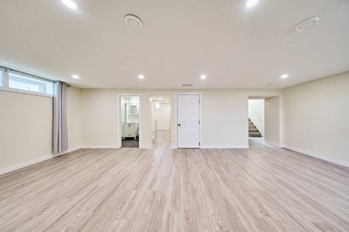 2733 Brecken Road Nw, Calgary, AB - Indoor Photo Showing Other Room