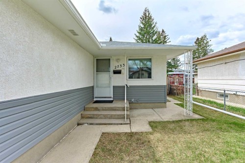 2733 Brecken Road Nw, Calgary, AB - Outdoor With Exterior