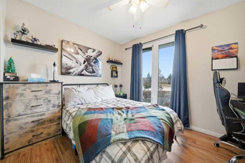 95 Summerwood Road, Airdrie, AB - Indoor Photo Showing Bedroom