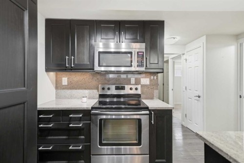 95 Summerwood Road, Airdrie, AB - Indoor Photo Showing Kitchen
