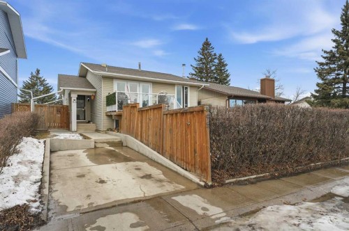 95 Summerwood Road, Airdrie, AB - Outdoor
