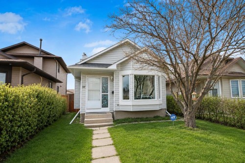 37 Martingrove Way Ne, Calgary, AB - Outdoor