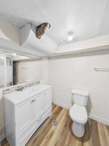 37 Martingrove Way Ne, Calgary, AB - Indoor Photo Showing Bathroom