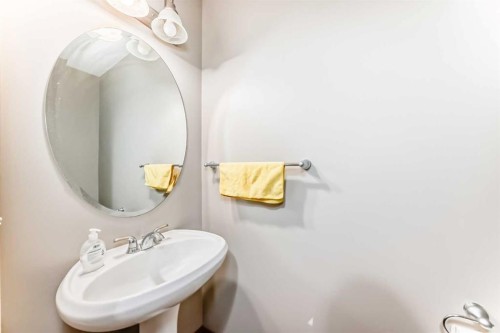 225 Kincora Heights Nw, Calgary, AB - Indoor Photo Showing Bathroom