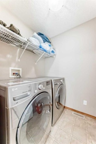 225 Kincora Heights Nw, Calgary, AB - Indoor Photo Showing Laundry Room