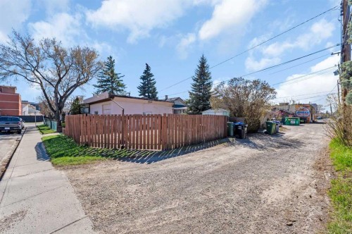 426 8 Avenue Ne, Calgary, AB - Outdoor