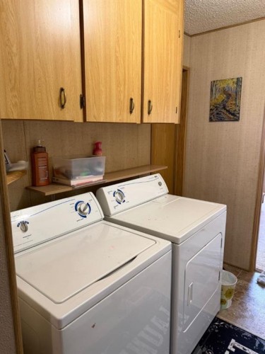 5302 Birch Road, Olds, AB - Indoor Photo Showing Laundry Room