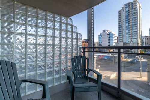 404-1108 6 Avenue Sw, Calgary, AB - Outdoor