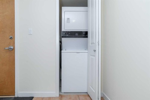 404-1108 6 Avenue Sw, Calgary, AB - Indoor Photo Showing Laundry Room