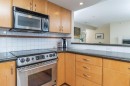 404-1108 6 Avenue Sw, Calgary, AB  - Indoor Photo Showing Kitchen 