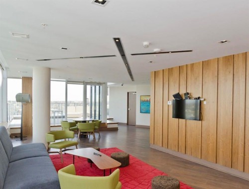 809-550 Riverfront Avenue Se, Calgary, AB - Indoor Photo Showing Living Room