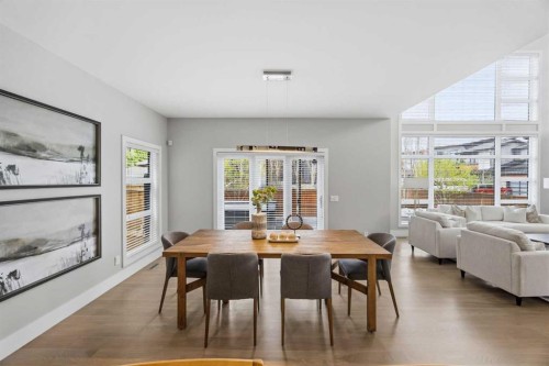 81 West Point Close Sw, Calgary, AB - Indoor Photo Showing Living Room