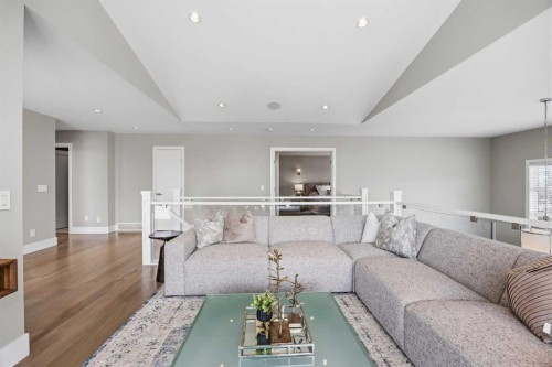 81 West Point Close Sw, Calgary, AB - Indoor Photo Showing Living Room