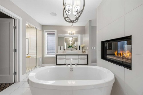 81 West Point Close Sw, Calgary, AB - Indoor Photo Showing Bathroom