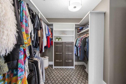 81 West Point Close Sw, Calgary, AB - Indoor With Storage