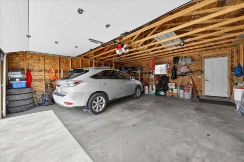 124 Martinwood Court Ne, Calgary, AB - Indoor Photo Showing Garage