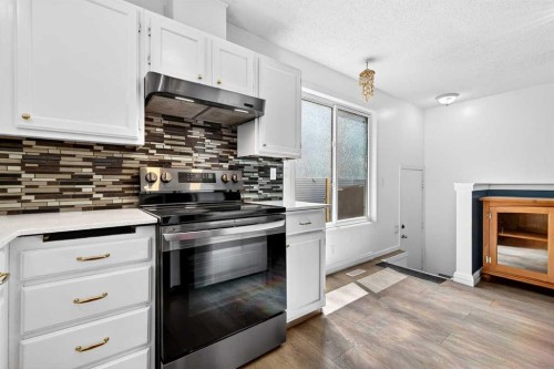 236 Mckerrell Way Se, Calgary, AB - Indoor Photo Showing Kitchen