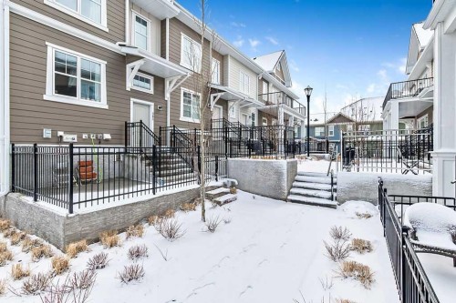305 Cranbrook Walk Se, Calgary, AB - Outdoor