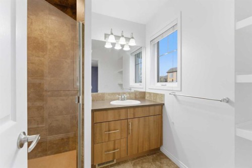 547 Windstone Common Sw, Airdrie, AB - Indoor Photo Showing Bathroom