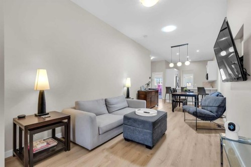 146 Highview Gate Se, Airdrie, AB - Indoor Photo Showing Living Room