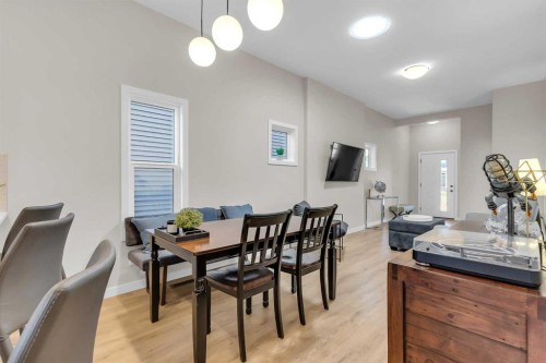 146 Highview Gate Se, Airdrie, AB - Indoor Photo Showing Dining Room