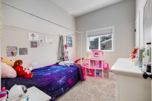 146 Highview Gate Se, Airdrie, AB - Indoor Photo Showing Bedroom
