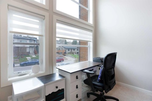 4827 22 Avenue Nw, Calgary, AB - Indoor Photo Showing Office