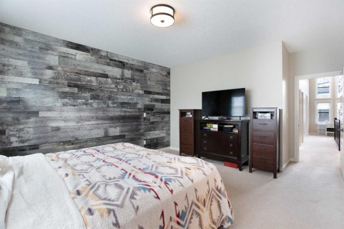 4827 22 Avenue Nw, Calgary, AB - Indoor Photo Showing Bedroom