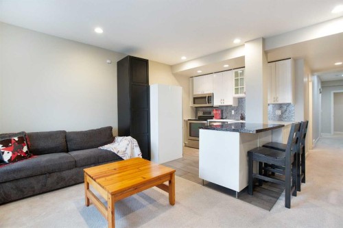 4827 22 Avenue Nw, Calgary, AB - Indoor