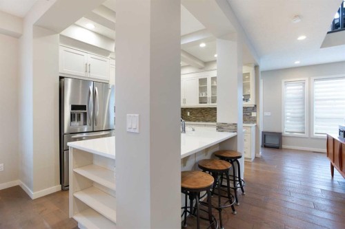 4827 22 Avenue Nw, Calgary, AB - Indoor