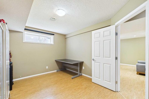 149 Tuscany Ravine Bay Nw, Calgary, AB - Indoor Photo Showing Other Room