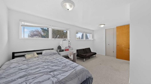 1134 Lakeway Boulevard South, Lethbridge, AB - Indoor Photo Showing Bedroom