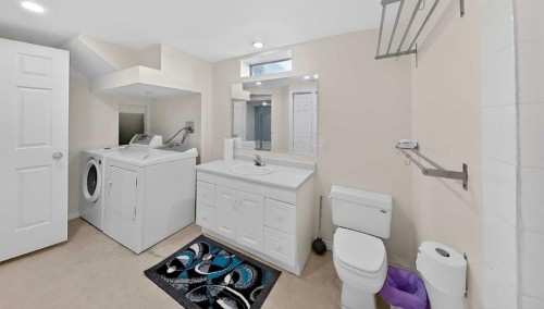 1134 Lakeway Boulevard South, Lethbridge, AB - Indoor Photo Showing Laundry Room