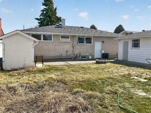 1134 Lakeway Boulevard South, Lethbridge, AB - Outdoor